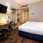 Express By Ihg Hotel