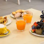 Express By Ihg Hotel 3*