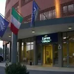 Express By Ihg Hotel