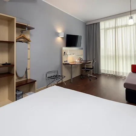 Express By Ihg 3*