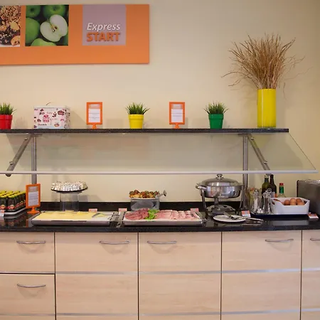 Готель Express By Ihg 3*