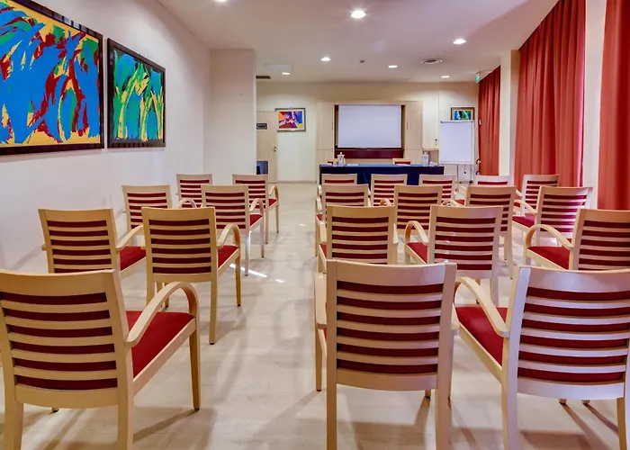 Express By Ihg 3* Парма