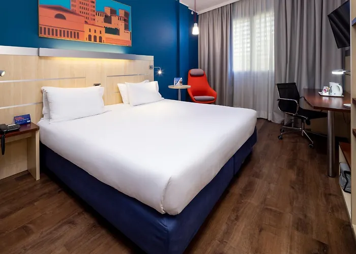 Готель Express By Ihg