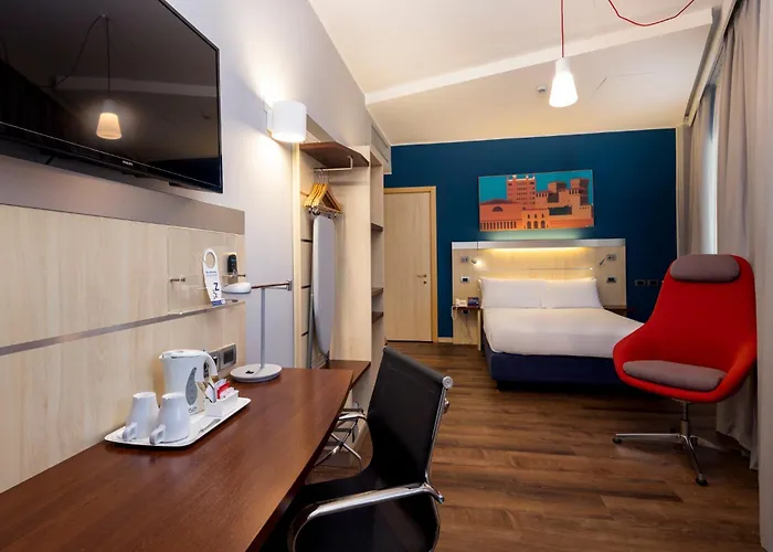 Готель Express By Ihg