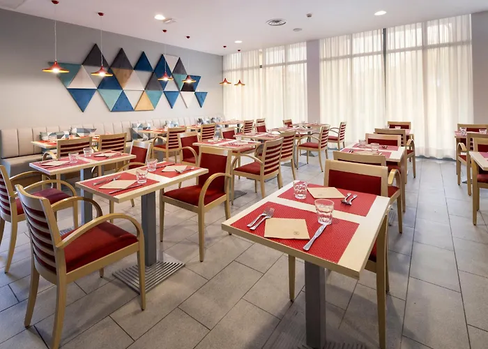 Готель Express By Ihg