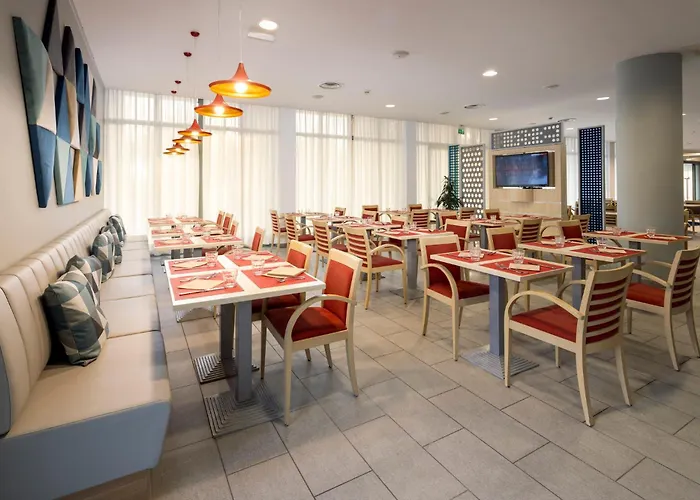 Express By Ihg Готель Парма