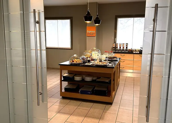 Express By Ihg 3* Парма