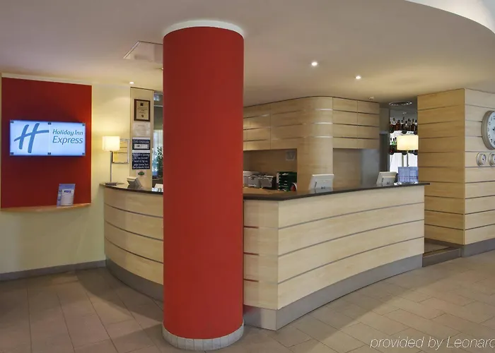 Express By Ihg Готель Парма