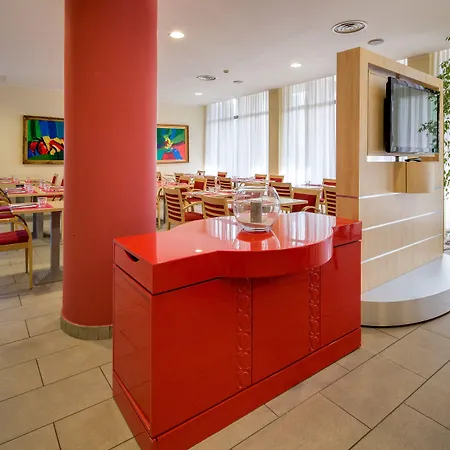 Express By Ihg Hotel Parma