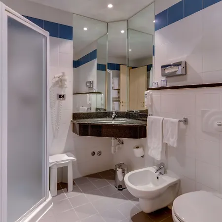 帕尔马快捷假日酒店 3* 帕爾馬