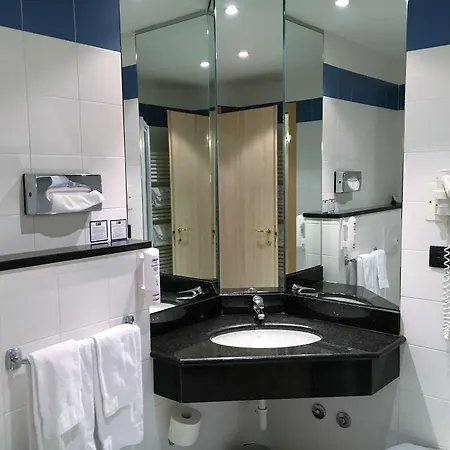 帕尔马快捷假日酒店 酒店