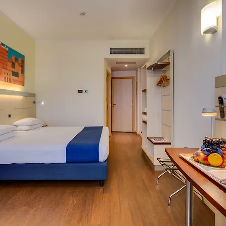Express By Ihg 3*