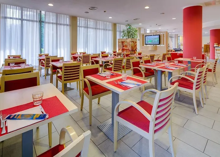 Express By Ihg 3* Parma