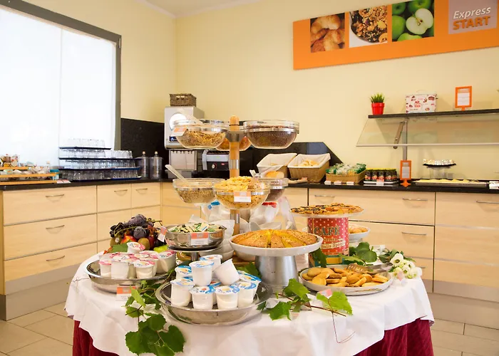 Express By Ihg 3* Parma