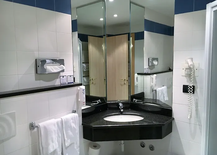 Express By Ihg Szálloda