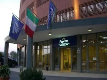 Express By Ihg Szálloda