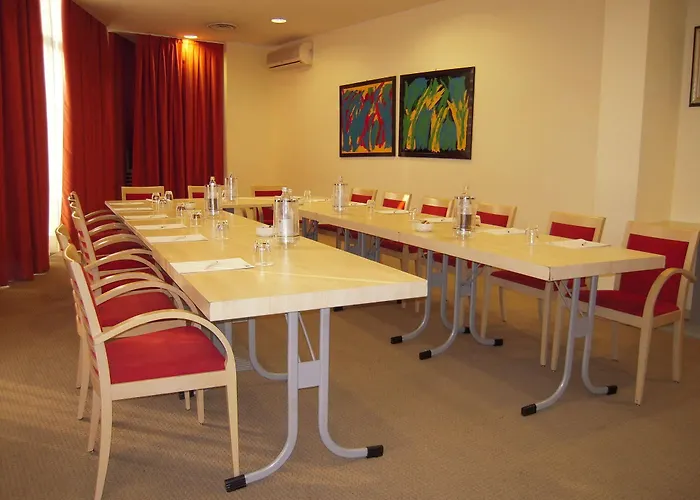 Express By Ihg Hotel Parma